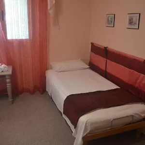 private-room-close-to-the-airport.hotelssaintjulians.com/
